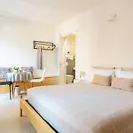 Hinc Domus -