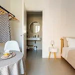 Hinc Domus -