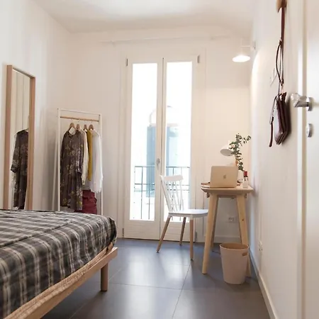 Hinc Domus -