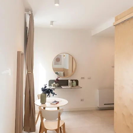 Hinc Domus - 3*