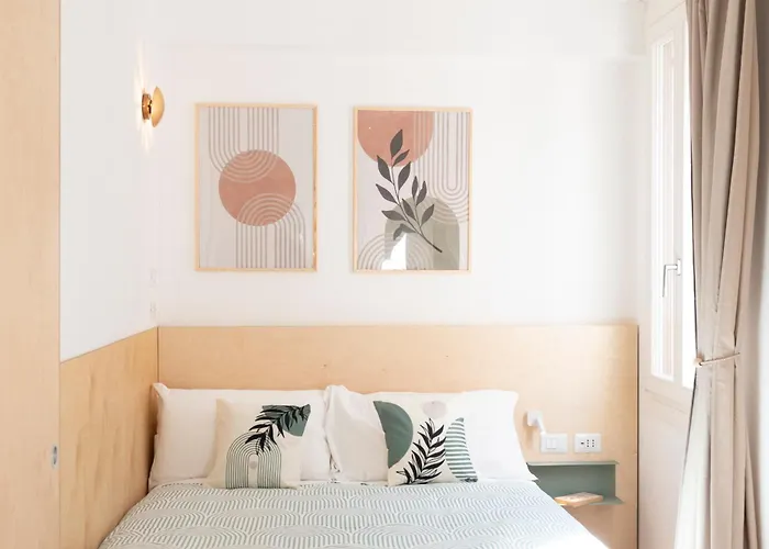 Hinc Domus -